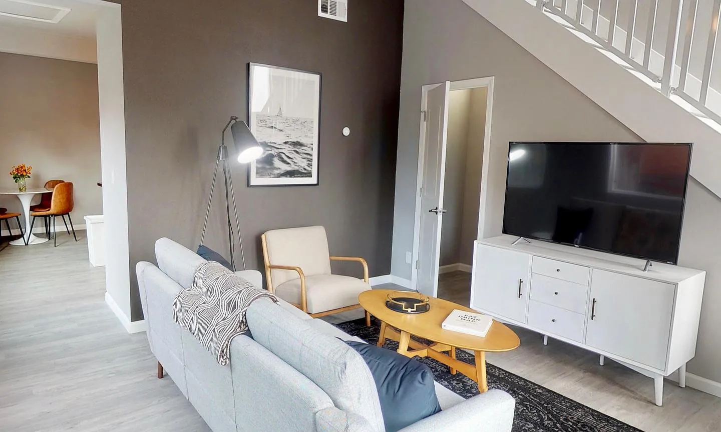 Private Bedroom in Picture Perfect East Palo Alto Renovation - 2410 Illinois Street — Photo 3