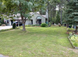 82 Queen Mary Dr, Queensbury, NY 12804