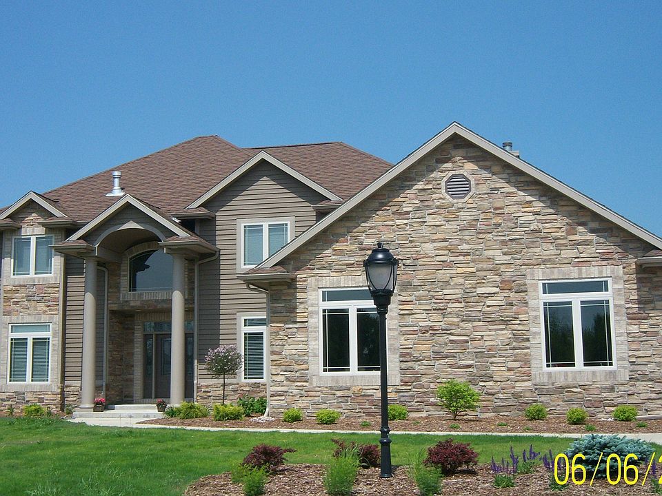 2nd image of 2271 N Forest Run