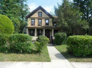 44 5th St, Valley Stream, NY 11581