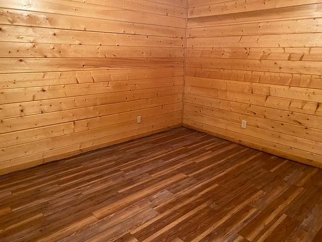 Tongue and groove walls