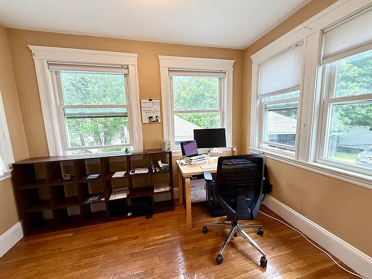 519 Belmont St #1 — Photo 8