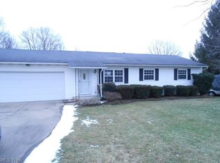 1190 Locust St NW, Canal Fulton, OH 44614
