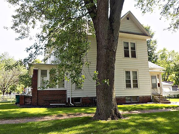 2nd image of 402 S Vermillion St
