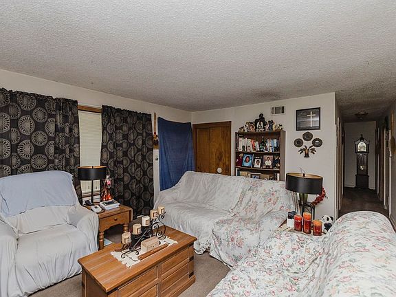 4th image of 2613 Fairmount Ave