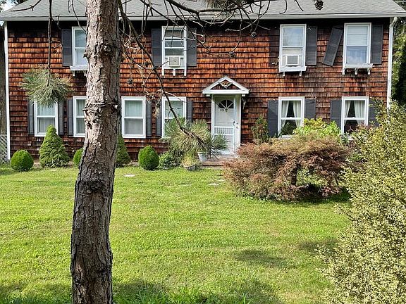 2nd image of 315 Clarksville Rd