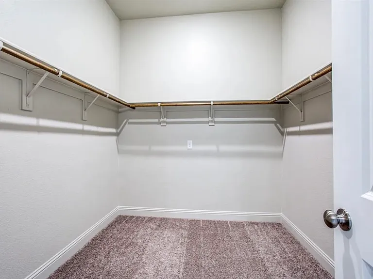 1605 Canals Dr — Photo 21