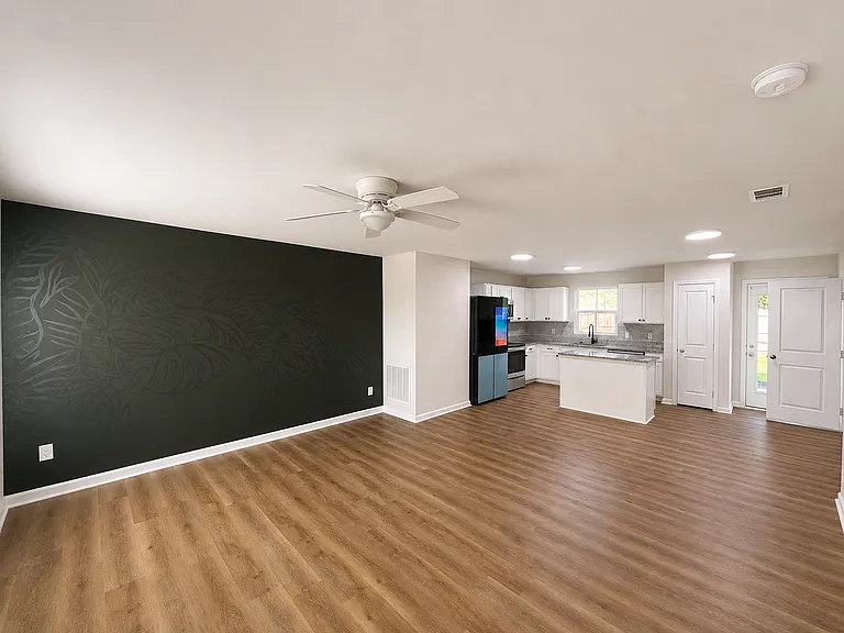 216 Ralston Rd — Photo 2