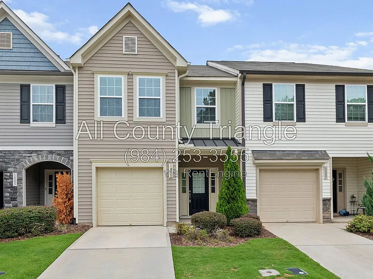 1005 Amber Shadow Dr — Photo 1