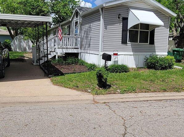 310 SE 47th St, Topeka, KS 66609