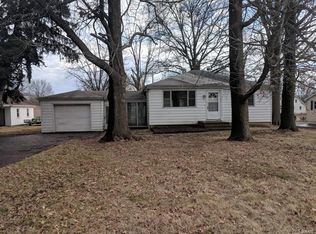 20 Maple Dr, Caseyville, IL