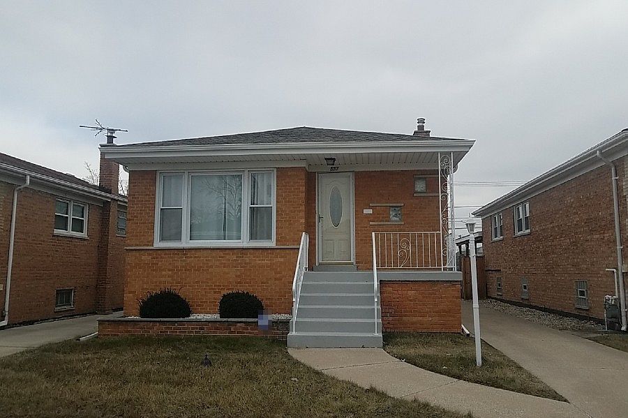 1st image of 557 Hoxie Ave