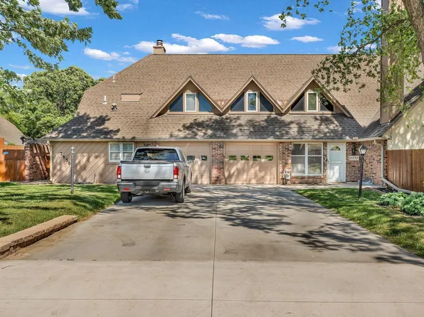 2932 SW Arrowhead Rd, Topeka, KS 66614