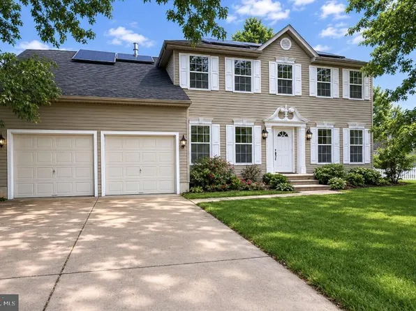 4 Black Pine Ln, Lumberton, NJ 08048