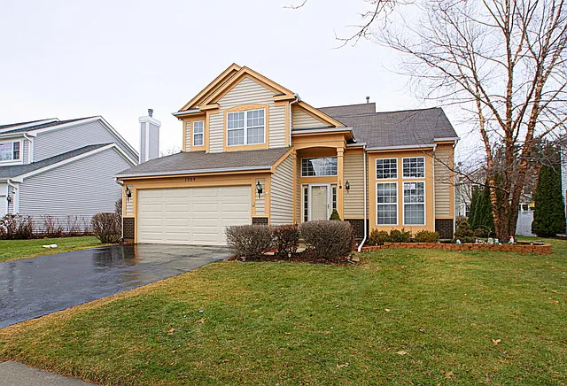 1204 Sterling Dr photo 1