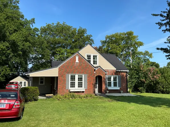 300 S College St, Woodbury, TN 37190