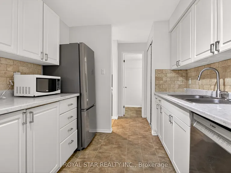 762 Saint Andre Dr #5B — Photo 13