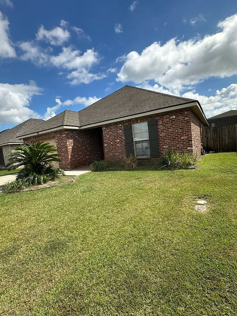 Stylish and Modern - 1431 Square Ft. Home in Houma — Photo 1
