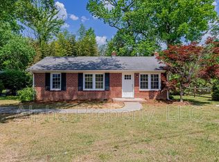7 Pembroke Ln, Taylors, SC 29687