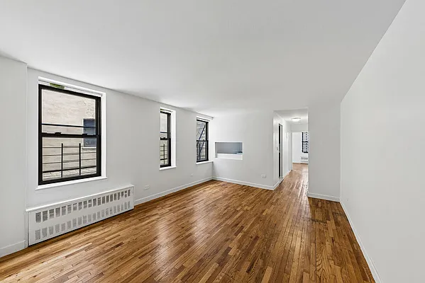 Living room, photo 2