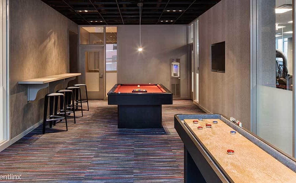 resident-lounge-at-our-luxury-chicago-apartments