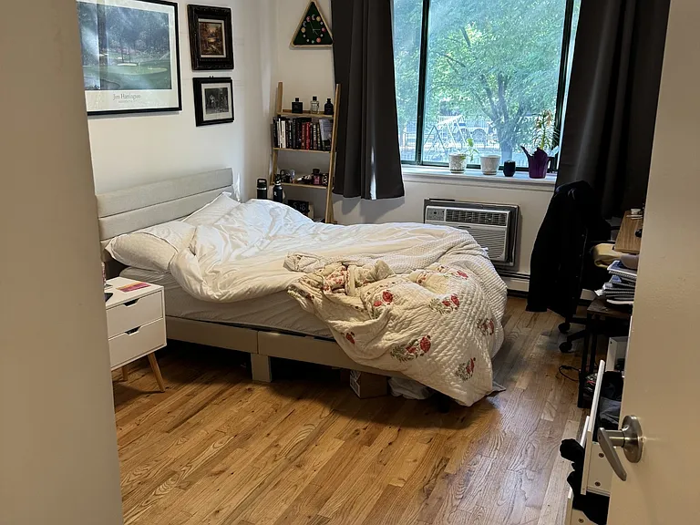 60 E 1st St #2A — Photo 4