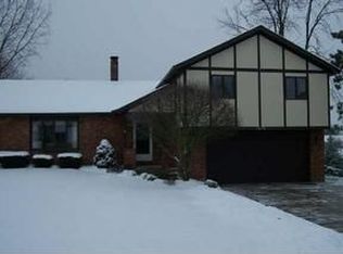 1570 Wheeling Rd, Lancaster, OH 43130