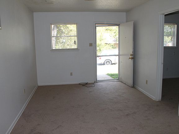2nd image of 207 W Anderson Ave #B