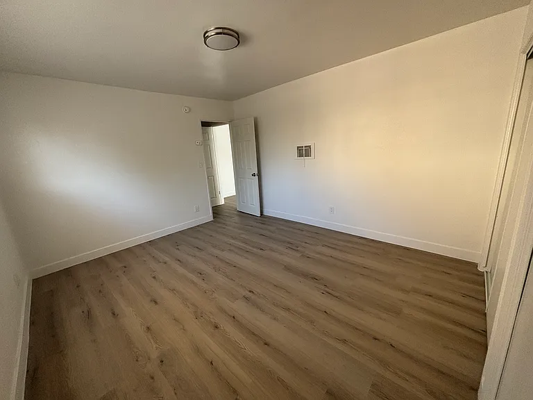 7100 Woodman Ave #8 — Photo 6