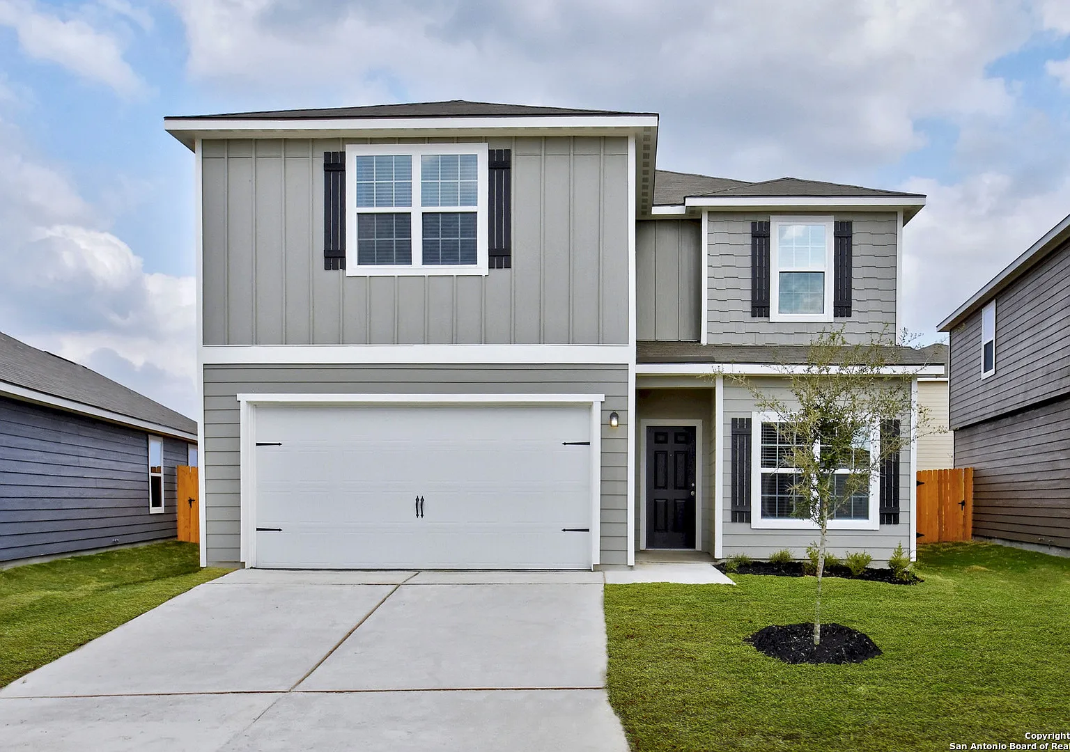 5 bed, 2.5 bath, 2543 sqft, $1,250 — Photo 1