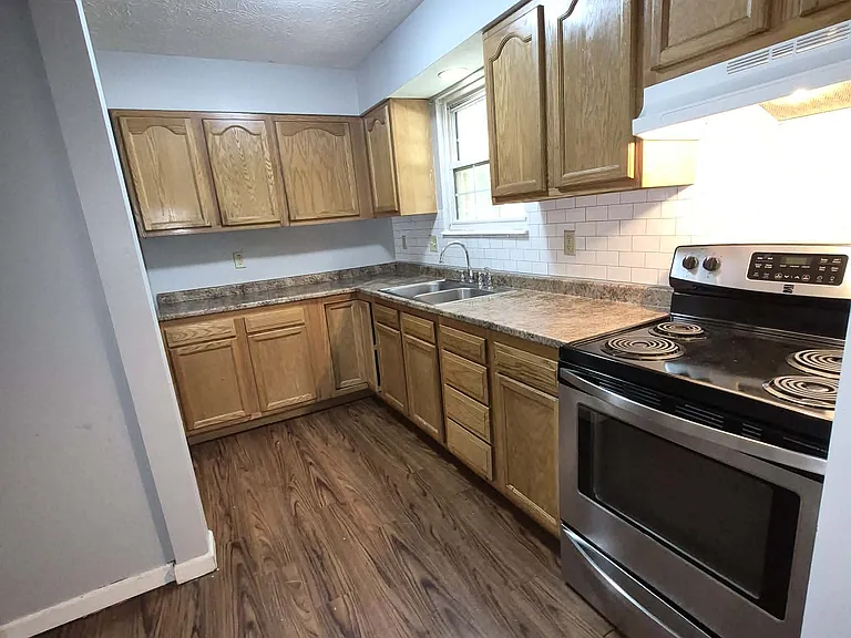 5504 Madisonwoods Dr — Photo 5