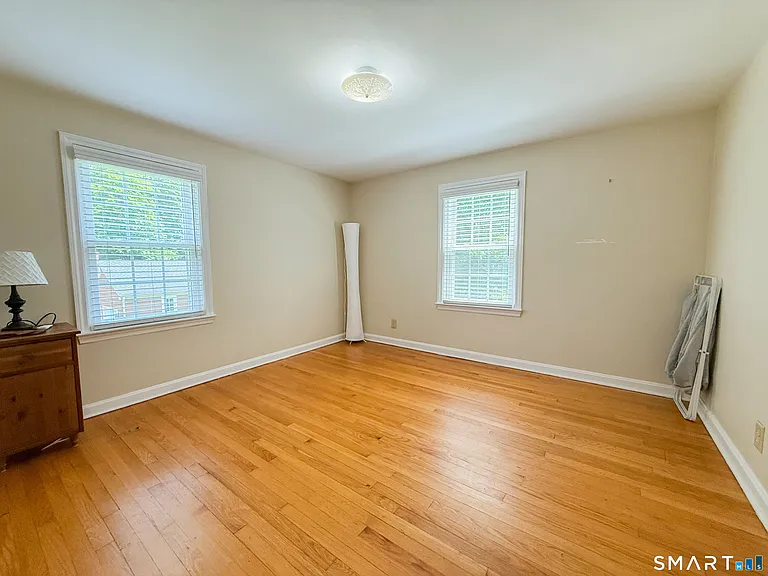 1657 Farmington Ave — Photo 9