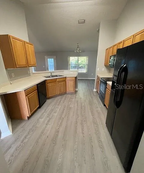 48 Renworth Ln — Photo 2