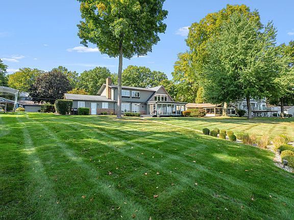 2nd image of 10544 Wildwood Cir