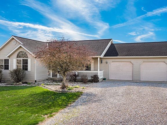 3rd image of 4035 Township Road 70 NW