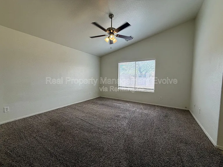 1225 W Shumway Farm Rd — Photo 19