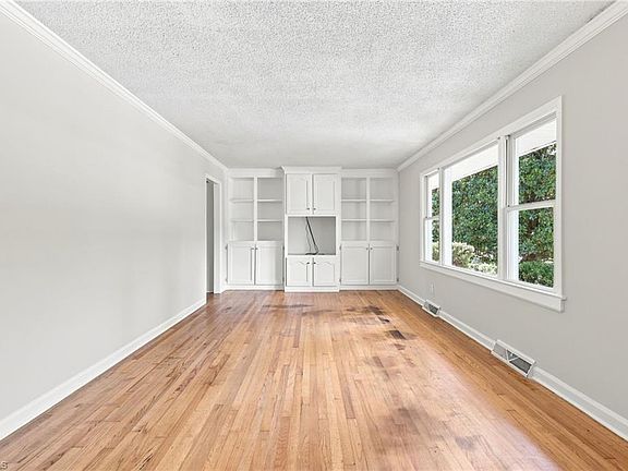 4th image of 2112 Kello Dr