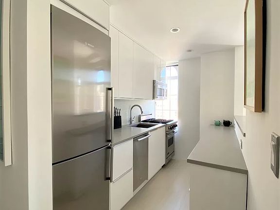 4th image of 410 W 24th St APT 16F