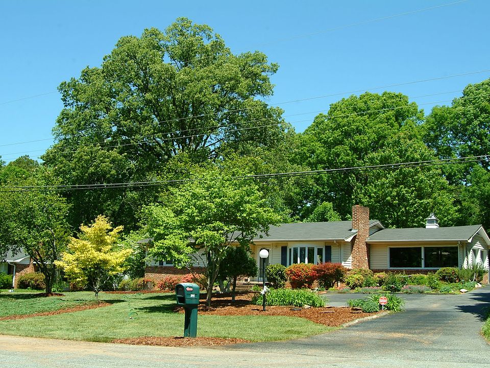 2nd image of 3915 Poindexter Ave
