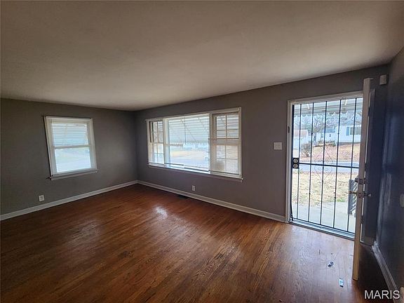 3rd image of 1159 Ashford Dr
