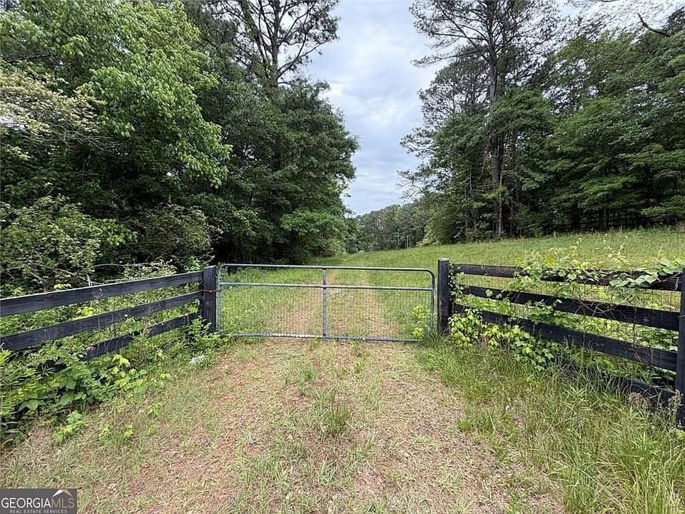 1st image of 565 Avery Rd