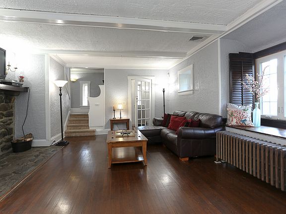 4th image of 44 Shelley Ave