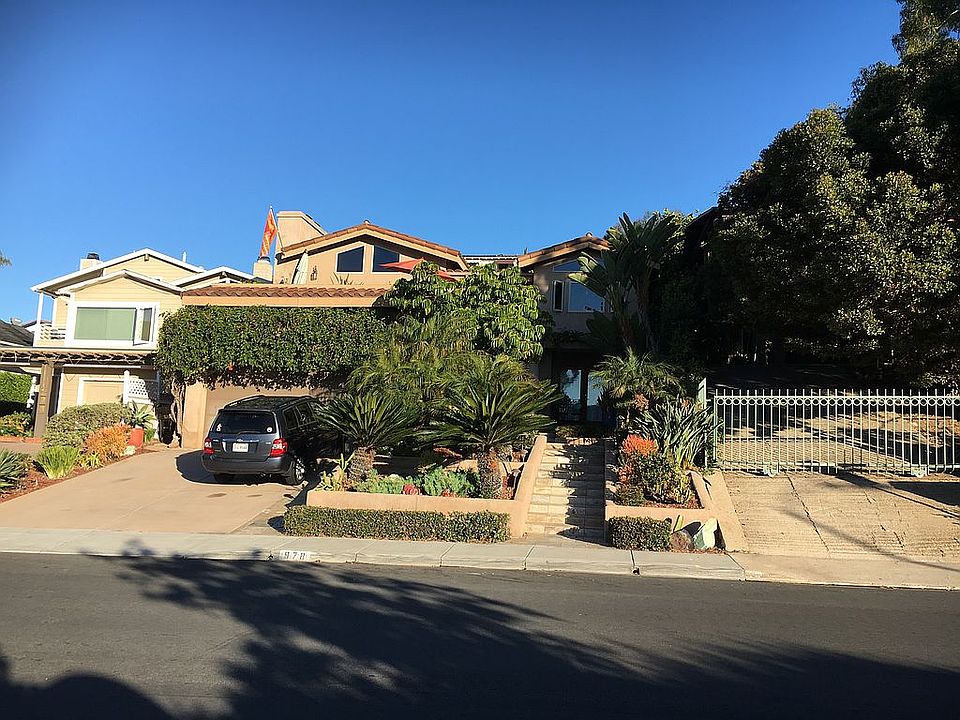 1st image of 978 Van Nuys St