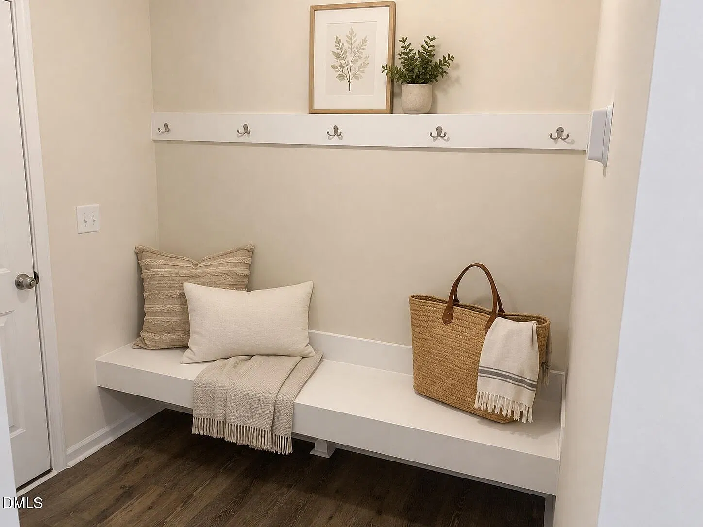 3 bed, 3.5 bath, 2211 sqft, $2,300 — Photo 3