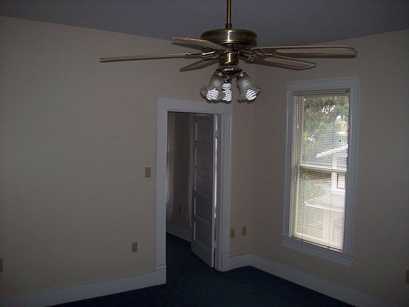 2nd image of 907 1/2 Lilly St