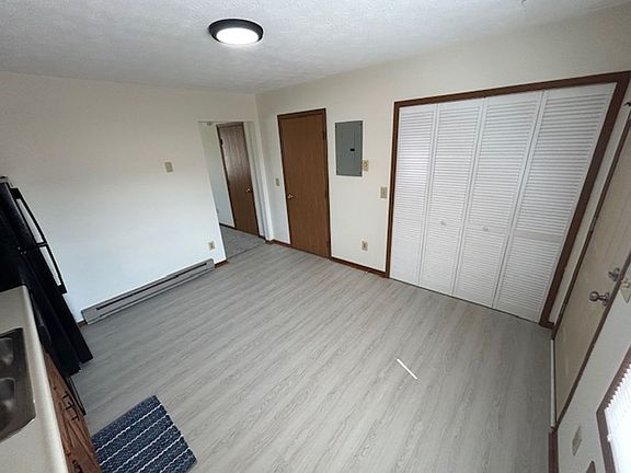 3rd image of 665 Mumford Dr APT B