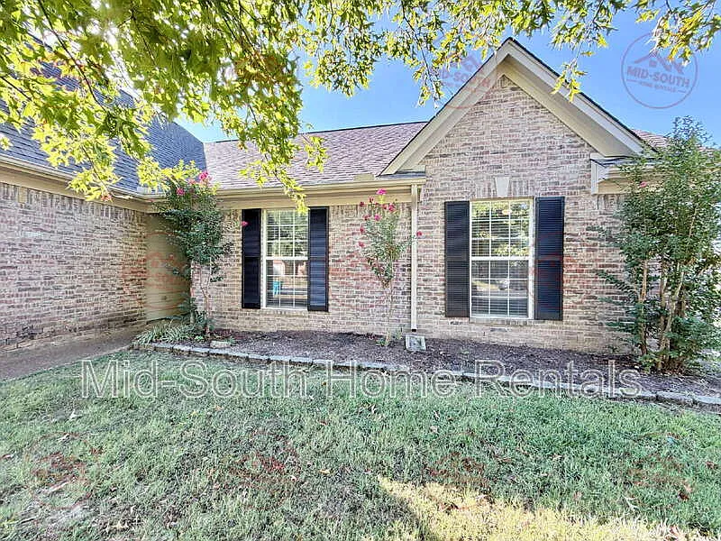 4 bed, 2.0 bath, $1,895 — Photo 3