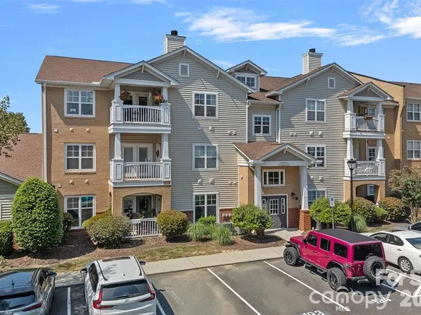 16423 Golden River Ln, Charlotte, NC 28277