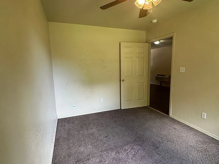 1115 Ozier St — Photo 9