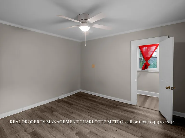 307 Leonard Ave — Photo 16
